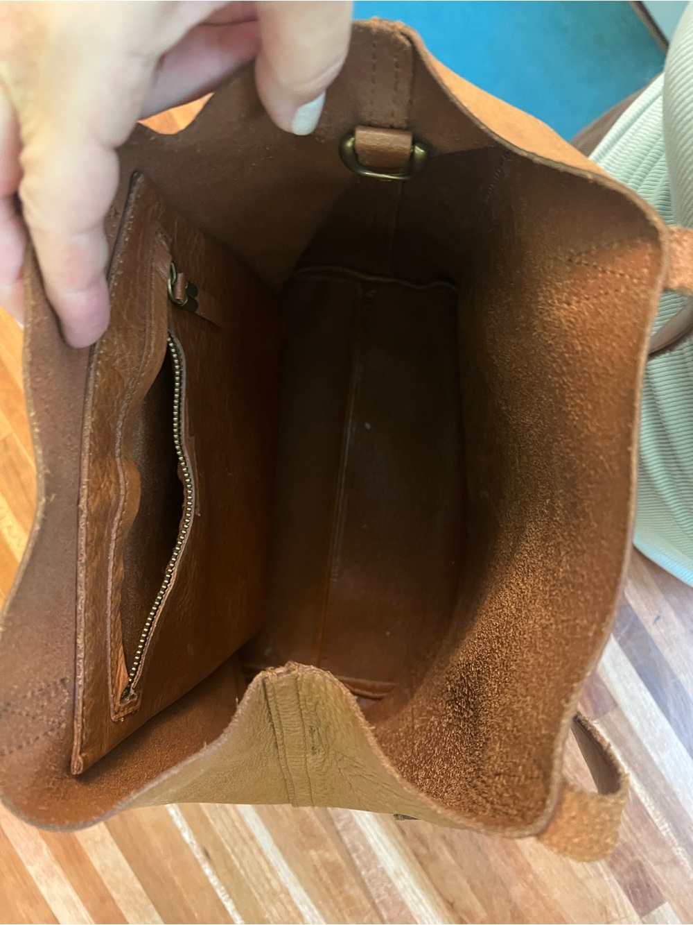 Leather Tote Bag in Cognac Brown - Women’s Everyday Shoulder Bag - Picture 6 of 7
